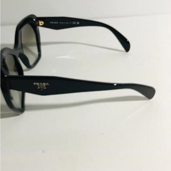 PRADA PR 16RS HERITAGE Oversized Sunglasses - Picture 9 of 11